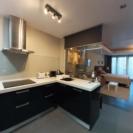 Charming アパート