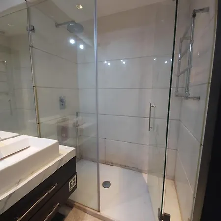 Charming アパート