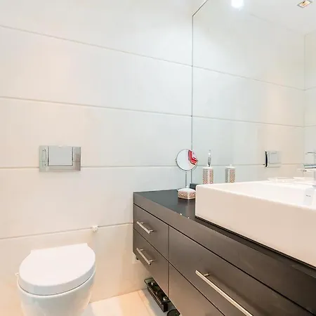 Charming アパート *